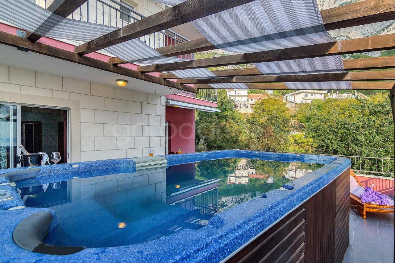 Holiday Home Darius With Hot Tub Makarska Eksteriør bilde