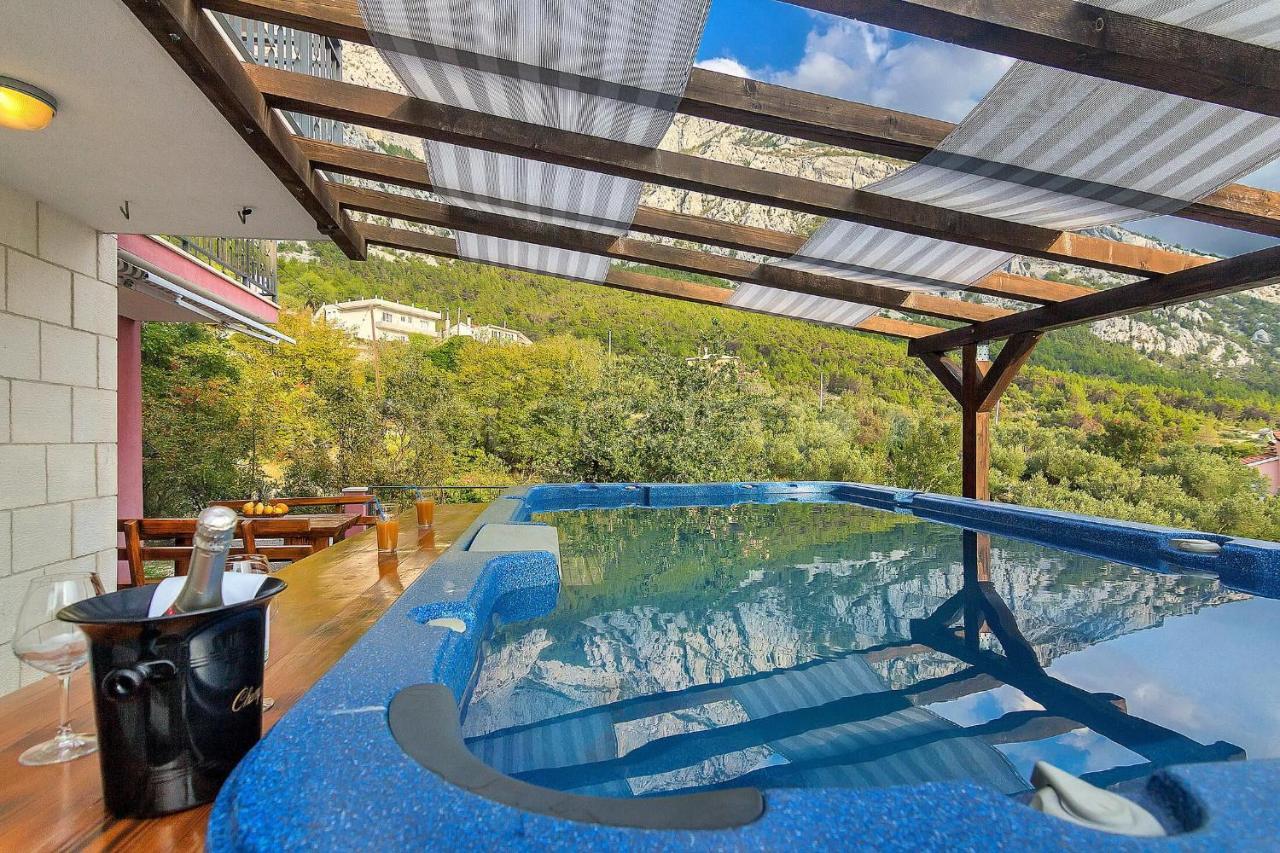 Holiday Home Darius With Hot Tub Makarska Eksteriør bilde